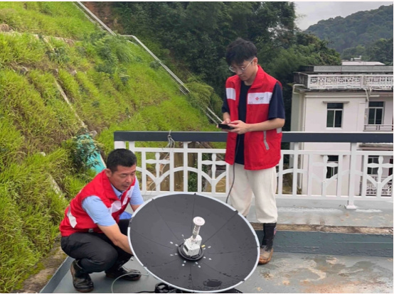 （网站）暴雨肆虐梅州！广东联通全力架起灾区通信“生命线”732.jpg