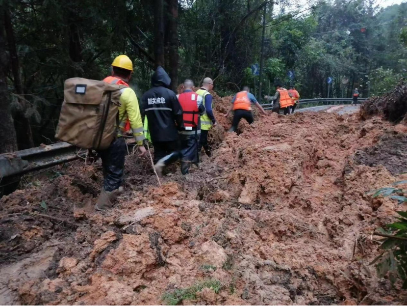 (4-网站）暴雨洪灾侵袭，广东移动全力保障通信支援救灾177.jpg