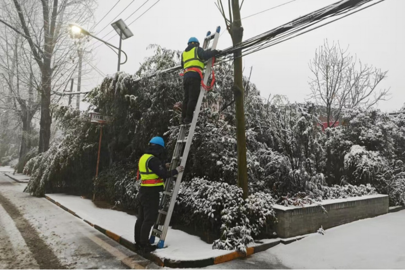 (网站）风雪中坚守 陕西移动全力做好春节期间通信保障295.jpg