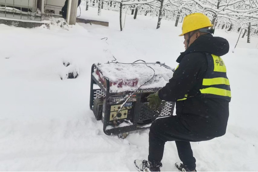 (网站）风雪中坚守 陕西移动全力做好春节期间通信保障839.jpg
