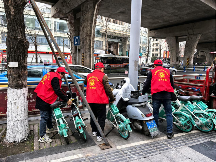（网站）内江联通“黄丝带”志愿服务队助力文明城市建设203.jpg